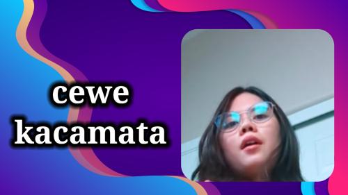 Cewe kacamata