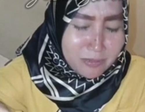 Hijaber di paksa emut