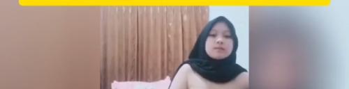Jilbab hitam 