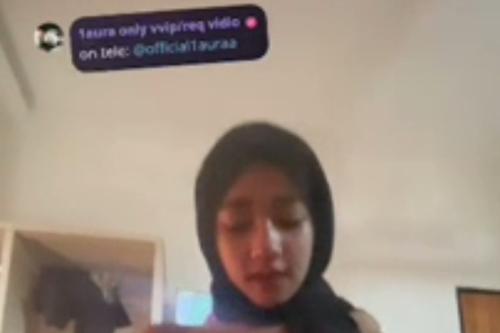 Jilbab hitam enak