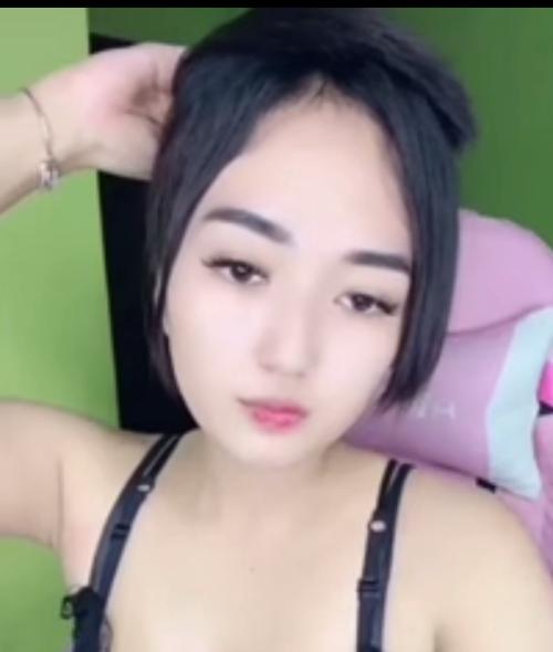 Tante cantik 